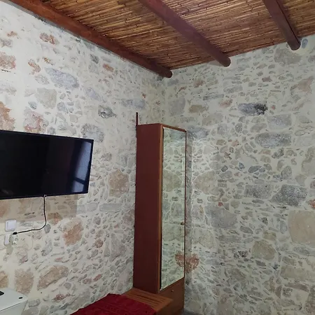Ferienwohnung Sofiana'S Garden Retreat With Private Pool Dhrapaniás Zimmer foto