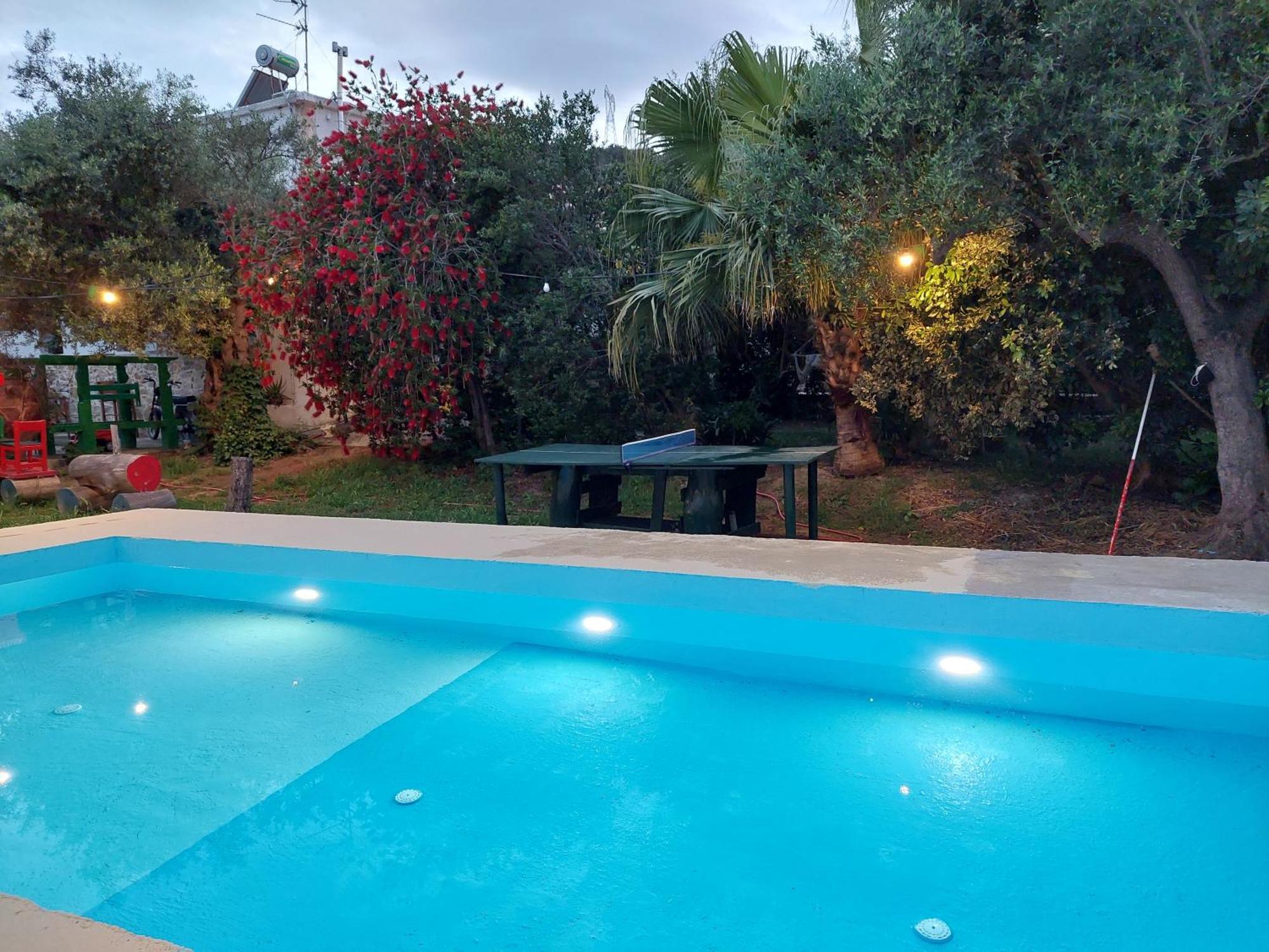 Sofiana's Garden Retreat With Private Pool Apartament