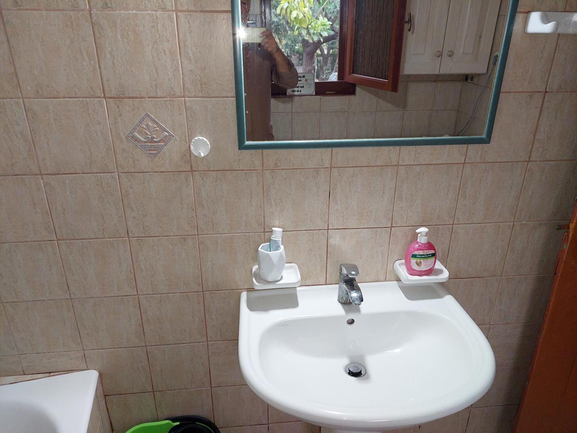 Sofiana's Garden Retreat With Private Pool Apartment *