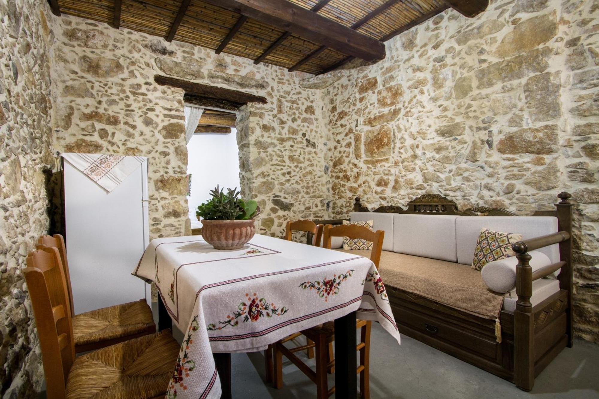 Sofiana's Garden Retreat With Private Pool * Dhrapaniás