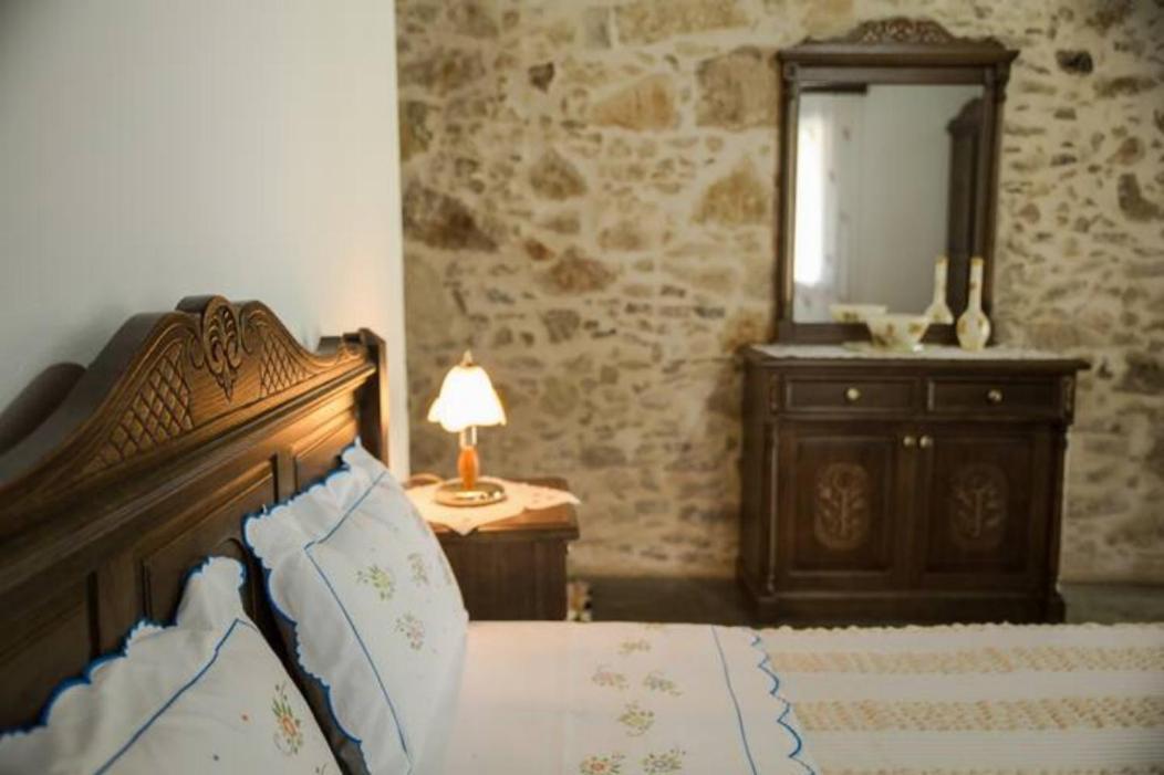 Sofiana's Garden Retreat With Private Pool Apartment