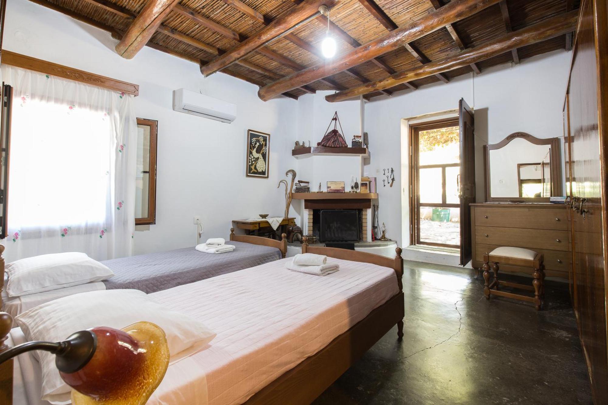 Sofiana's Garden Retreat With Private Pool Apartment Dhrapanias