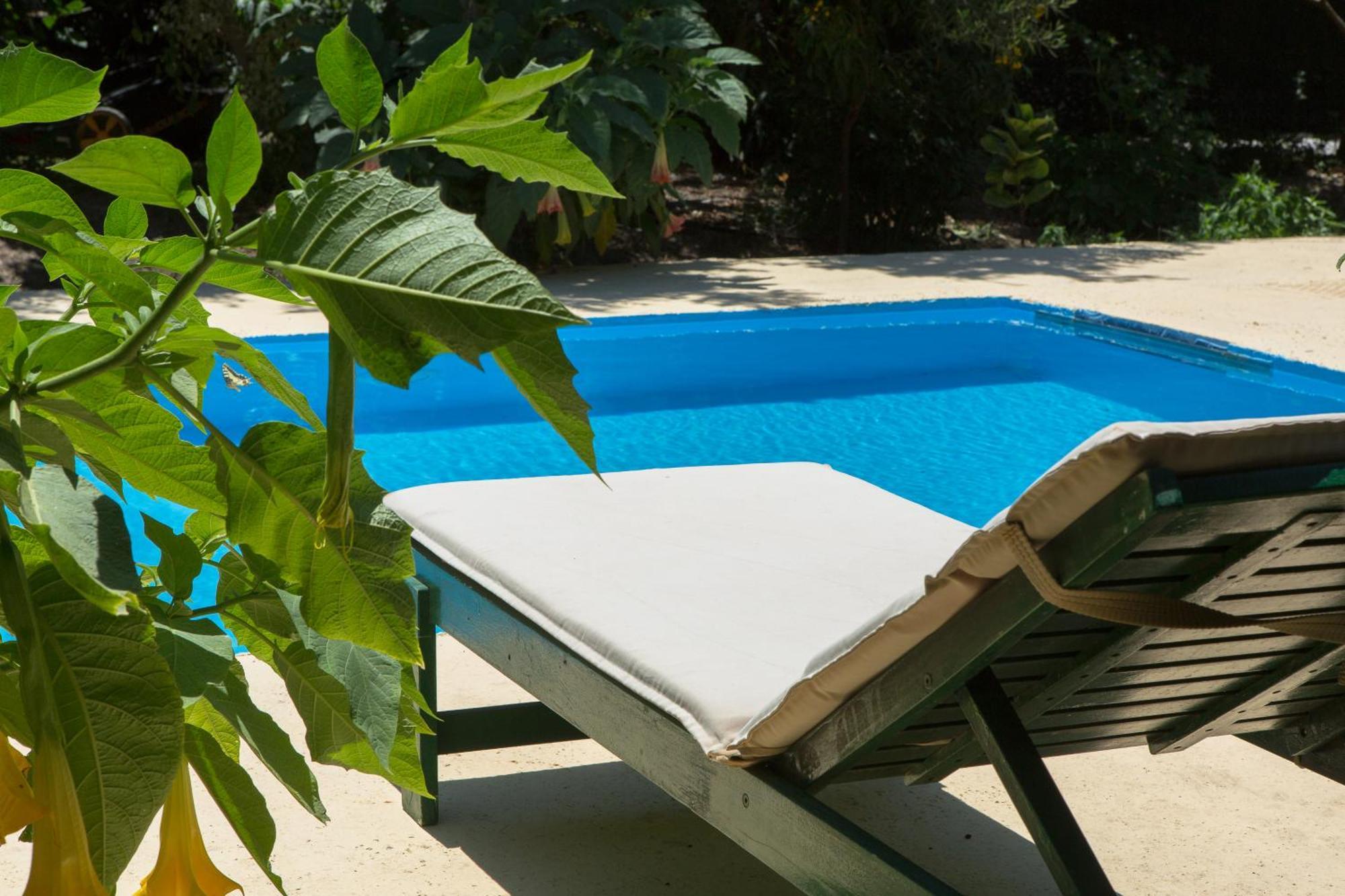 Apartament Sofiana's Garden Retreat With Private Pool Dhrapaniás
