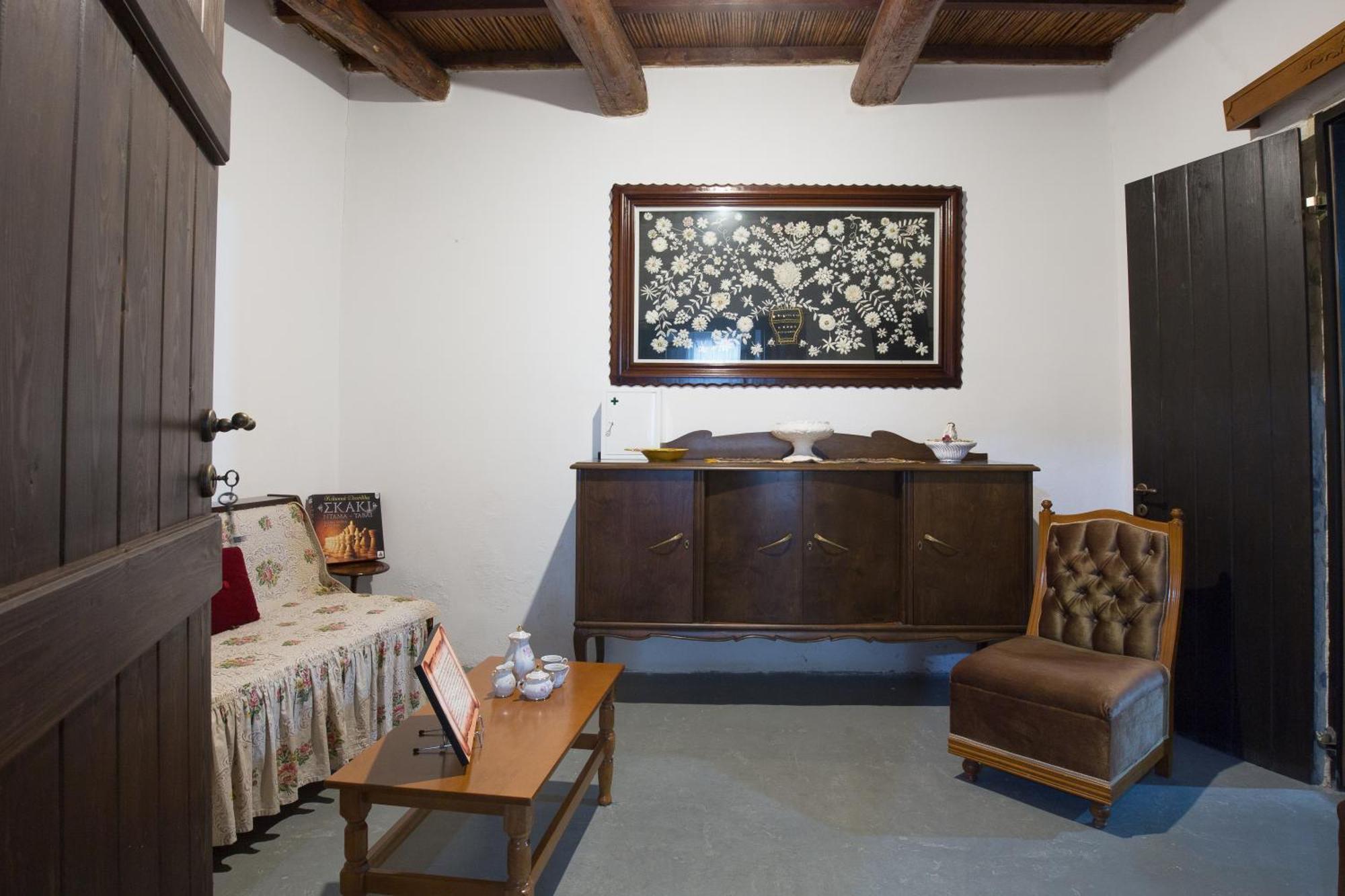 Apartment Sofiana's Garden Retreat With Private Pool Dhrapaniás