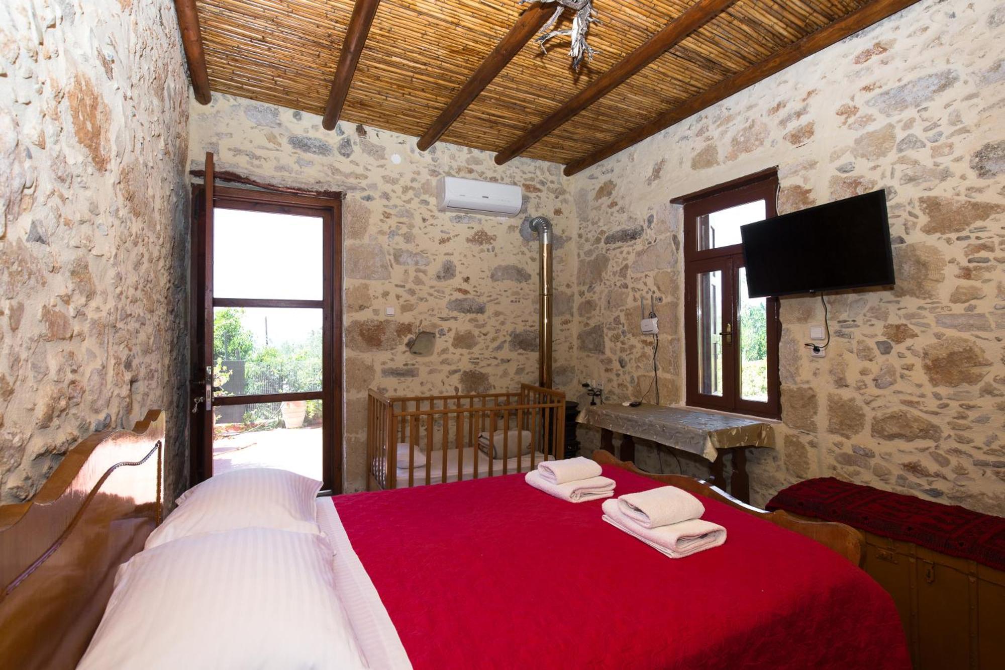 Sofiana's Garden Retreat With Private Pool *