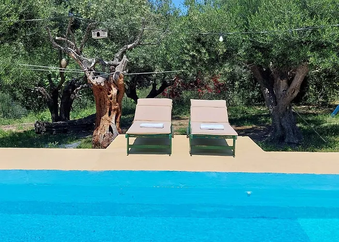 Sofiana\'S Garden Retreat With Private Pool