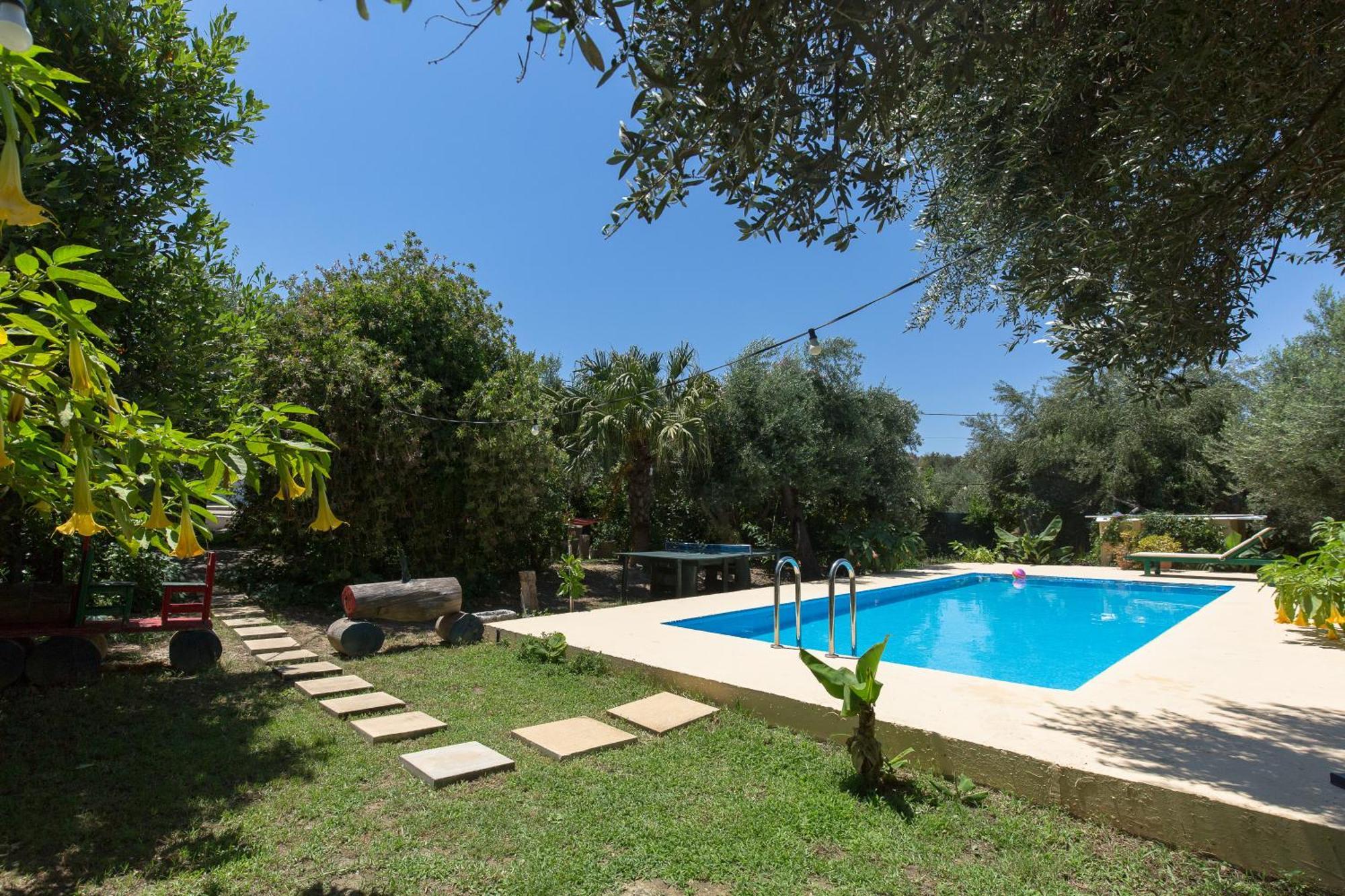 Sofiana's Garden Retreat With Private Pool