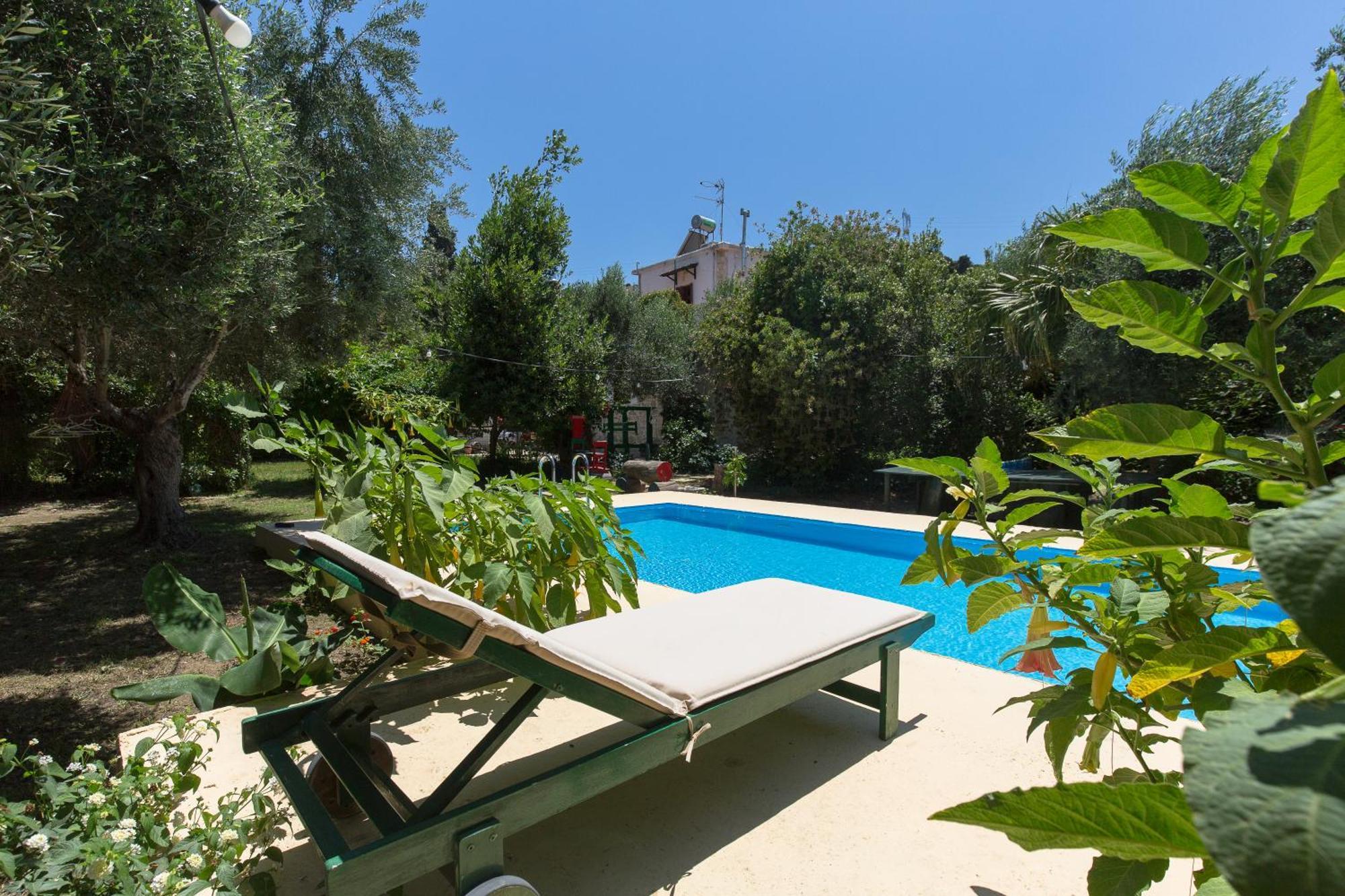 Apartment Sofiana's Garden Retreat With Private Pool *